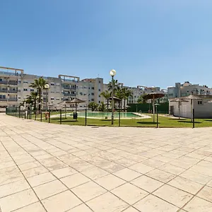 https://piso-3-habitaciones-con-piscina-y-padel.hotelsincadiz.net
